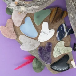 Gua sha kivi - kasvojen hierontaan, erilaisia